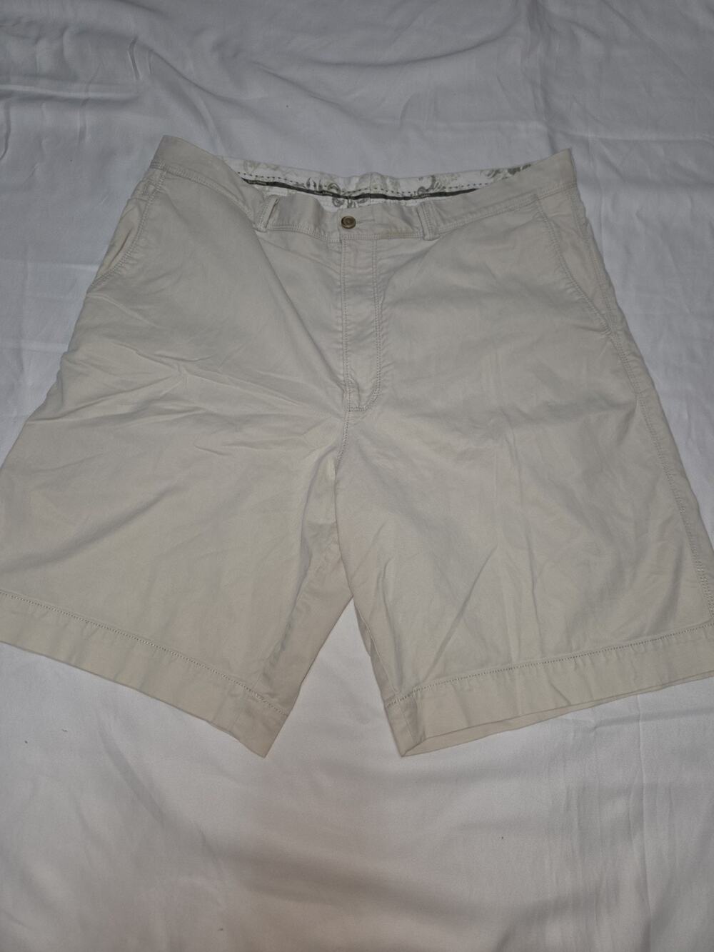 Tommy Bahama Shorts Mens 38 Beige Khaki Chino Casual Flat Front